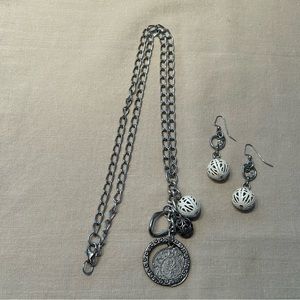 Pendant & Drop Earrings